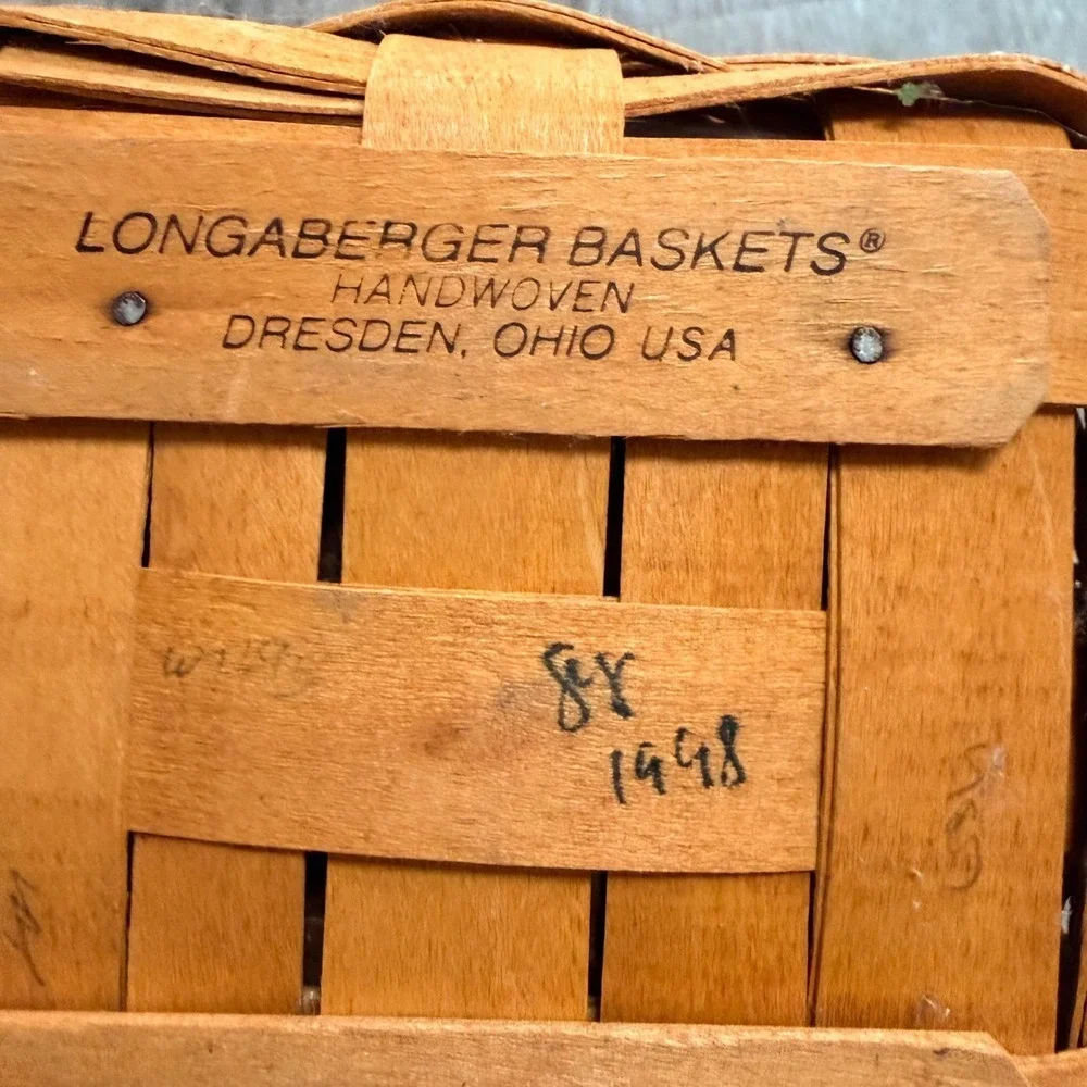 Longaberger 1998 Large Peg Basket with Plastic Liner Handwoven USA 11151 Honey